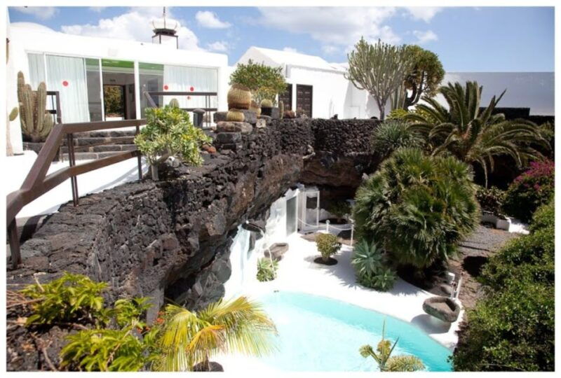lanzarote-full-day-bus-tour-with-scenic-views