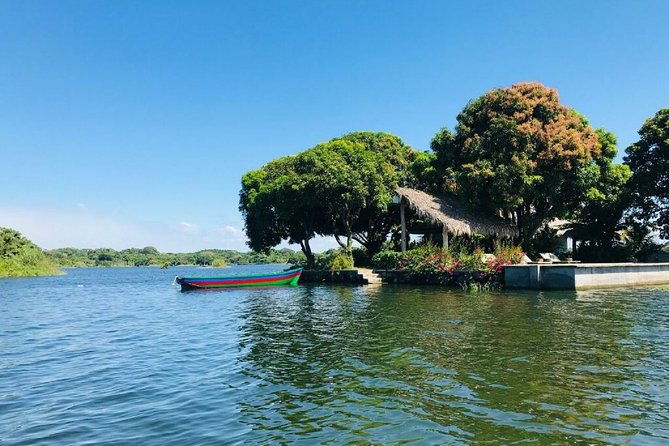 las-isletas-2-hour-kayak-adventure-in-granada-with-pickup