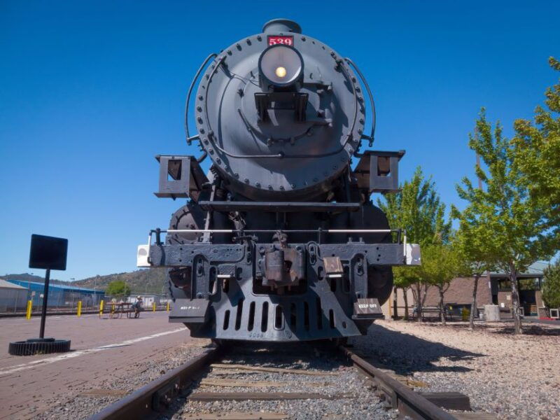 las-vegas-2-day-grand-canyon-railway-bearizona-meteor-crater
