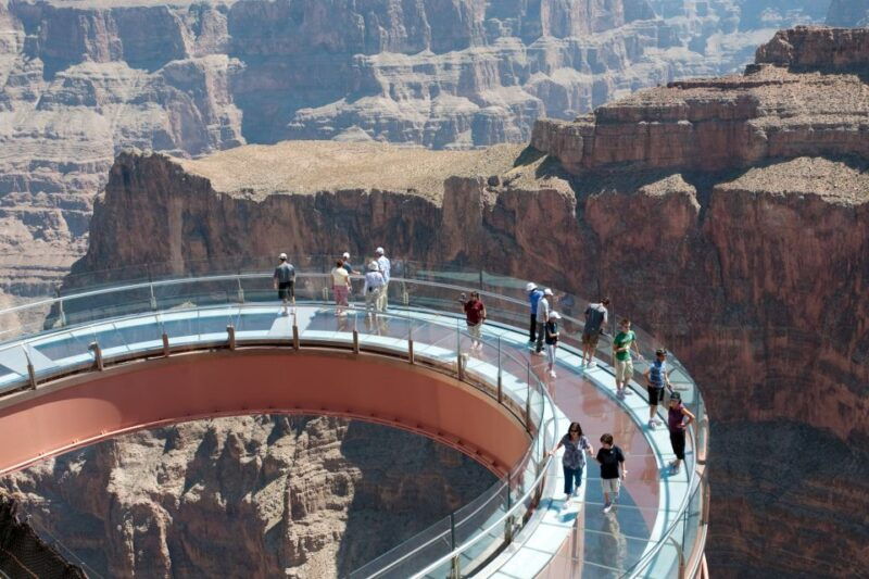 las-vegas-grand-canyon-west-bus-tour-with-guided-walk