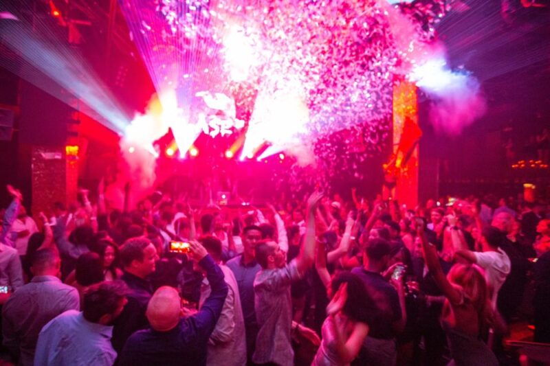las-vegas-vip-nightlife-tour-to-bar-nightclub-strip-club