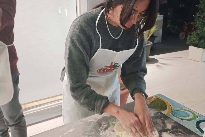 learn-to-make-pizza-from-scratch-in-catania-with-locals
