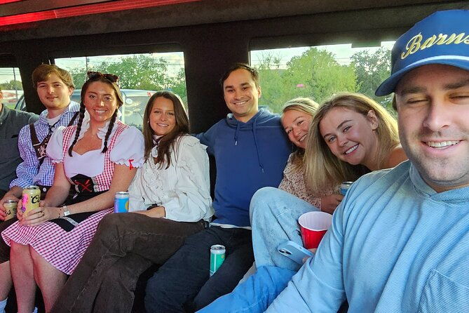 limousine-tour-to-wurstfest-new-braunsfels