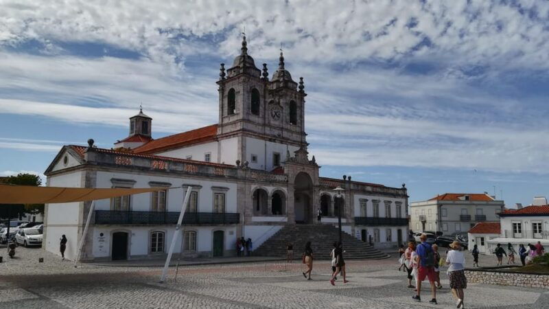 lisbon-one-way-to-porto-stops-in-obidos-nazare-and-aveiro