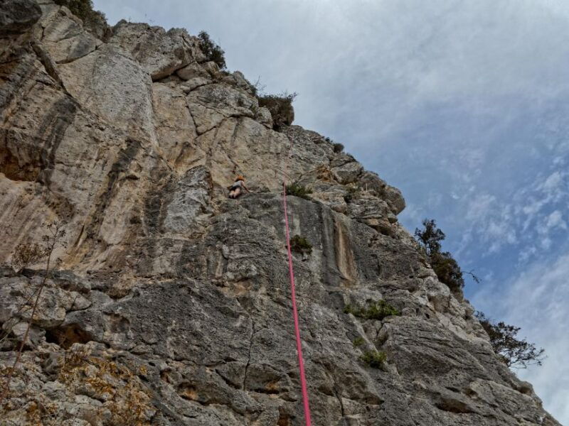 lisbon-or-sesimbra-guided-rock-climbing-tour-in-arrabida