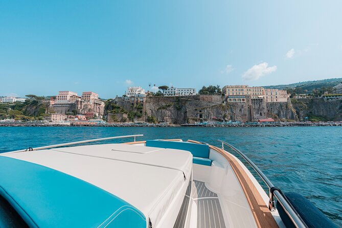 luxury-boat-tour-to-capri-from-sorrento-positano-or-amalfi