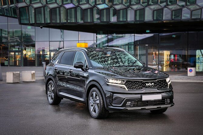luxury-private-transfer-from-keflavik-airport-to-reykjavik