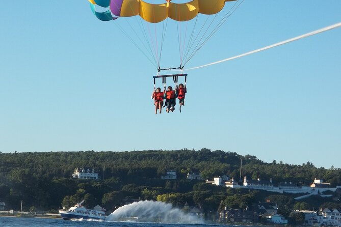 mackinac-island-parasailing