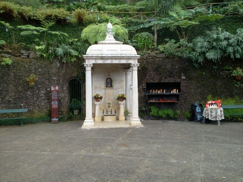 madeira-monte-sightseeing-tour-toboggan-sled-ride