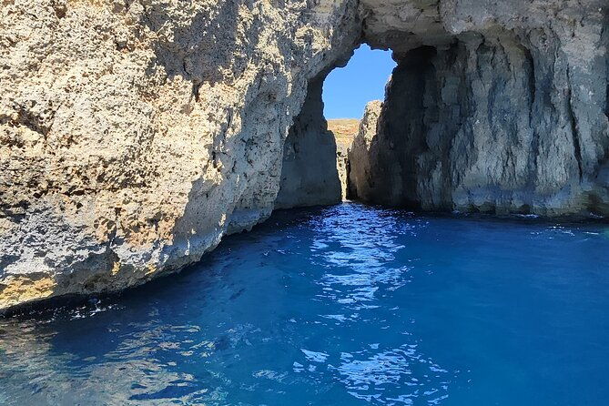 malta-gozo-comino-caves-crystal-blue-lagoon-private-boat-trips