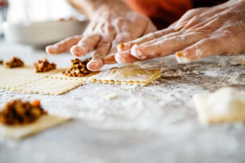 mani-in-pasta-cooking-class-to-prepare-fresh-pasta