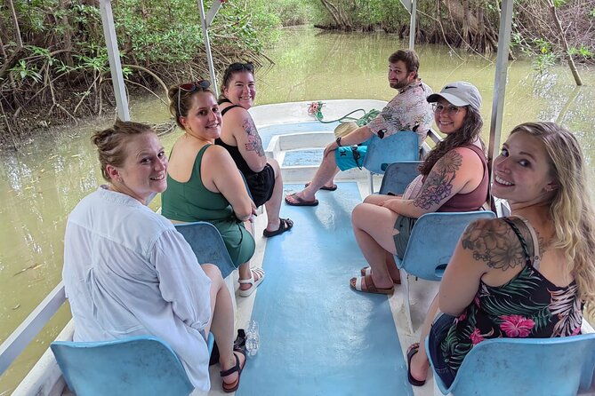 manuel-antonio-boat-mangrove-tour-to-see-animals