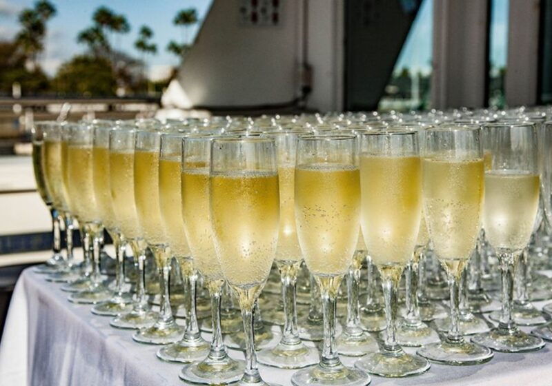 marina-del-rey-christmas-eve-buffet-brunch-or-dinner-cruise