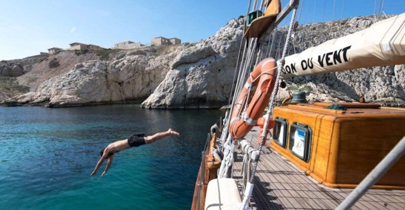marseille-calanques-sailing-day-trip-with-lunch-and-wine