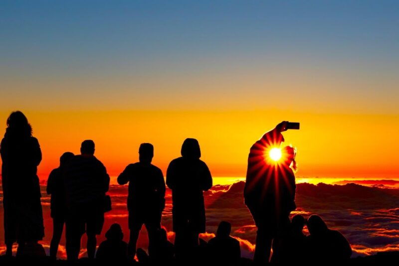 maui-haleakala-sunrise-eco-tour-with-breakfast