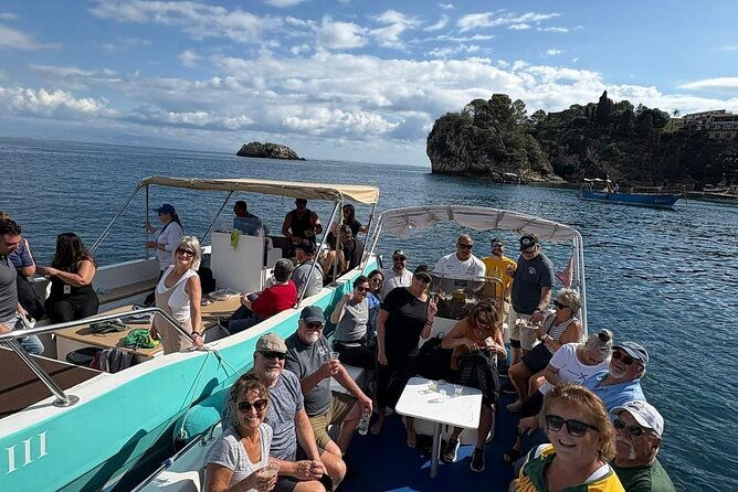 messina-boat-trips-to-isola-bella-and-taormina