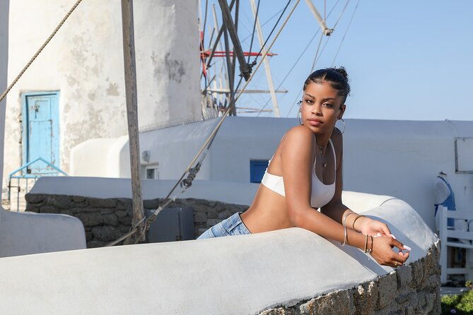mini-photo-shoot-at-wind-mills-in-mykonos