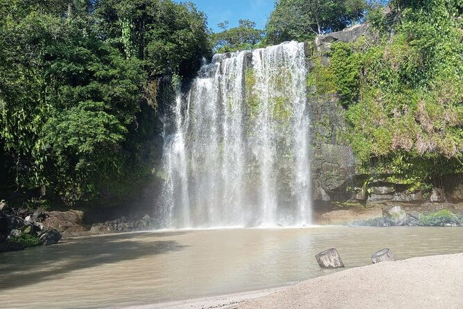 miravalles-volcano-expedition-waterfalls-and-natural-hot-springs
