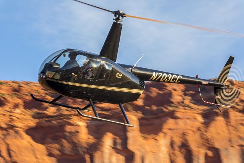 moab-canyon-country-sunset-helicopter-tour