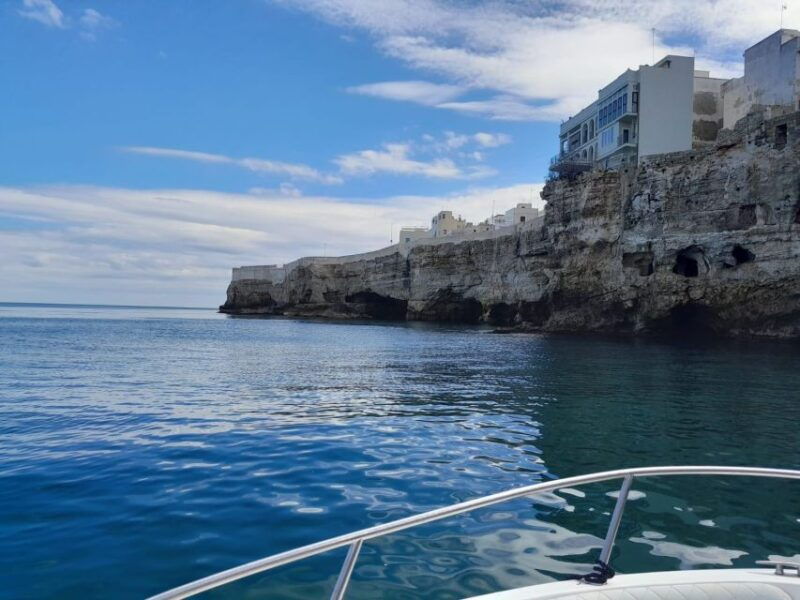 monopoli-2-5-hour-guided-boat-tour-topolignano-a-mare-caves