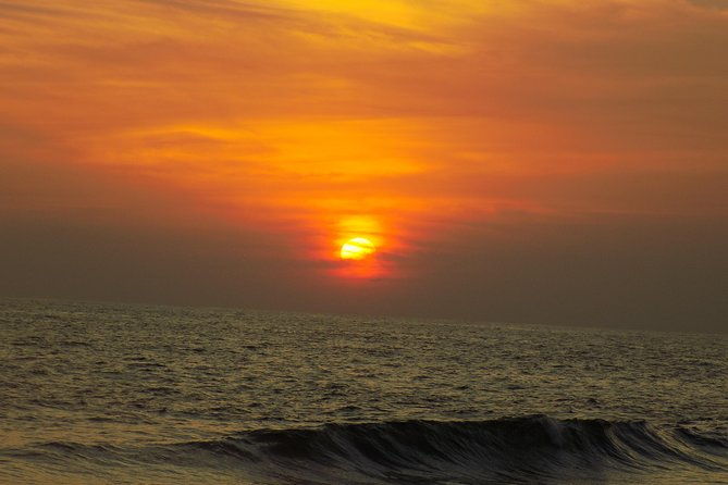 monterrico-beach-pacific-and-black-sand