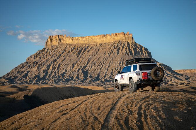 moonscape-overlook-and-factory-butte-offroad-tour