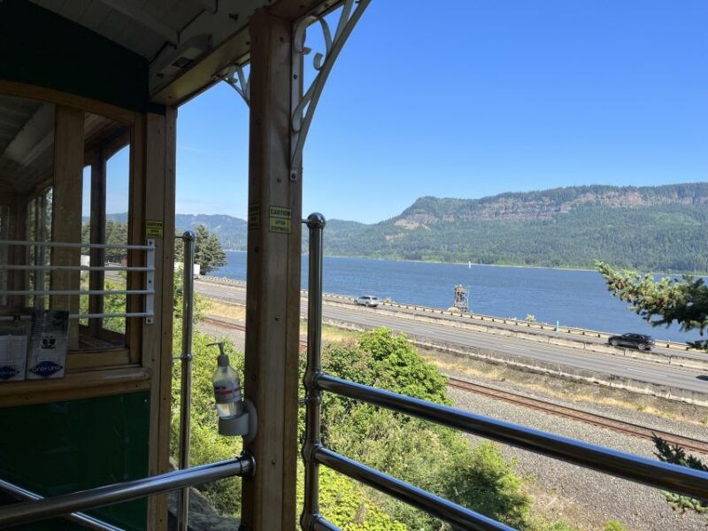multnomah-falls-waterfall-corridor-hop-on-hop-off-trolley