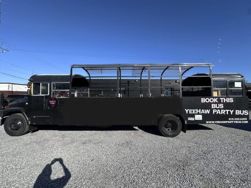 nashvilles-roofless-party-bus-tour-yeehaw-party-bus