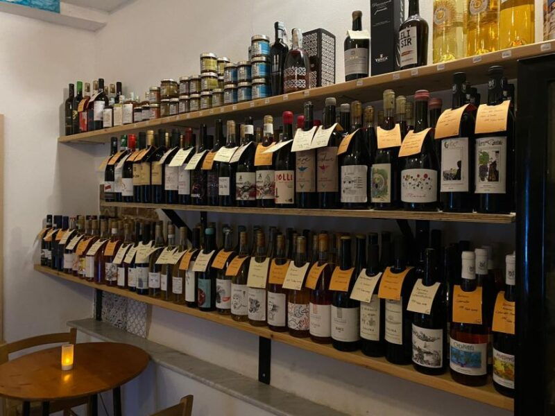 natural-wine-tasting-with-snacks-at-bottega-monteleone