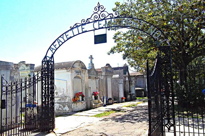 new-orleans-garden-district-at-your-own-pace-downloadable-audiovisual-tour