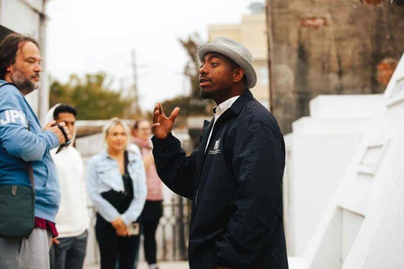 new-orleans-walking-tour-inside-st-louis-cemetery-no-1