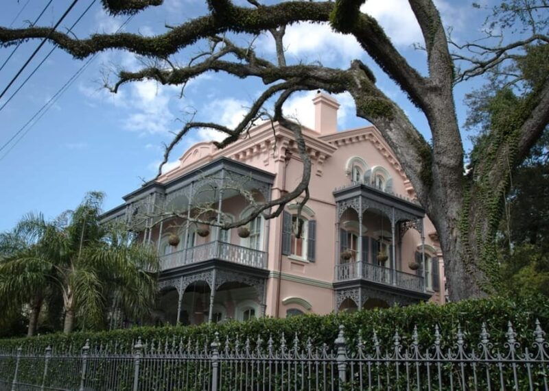 new-orleans-witches-coven-garden-district-walking-tour