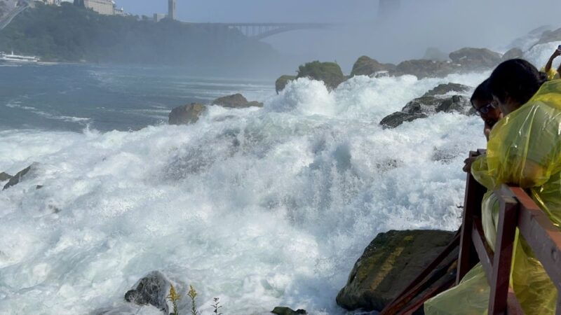 niagara-usa-winter-wonderland-tour-w-cave-of-the-winds