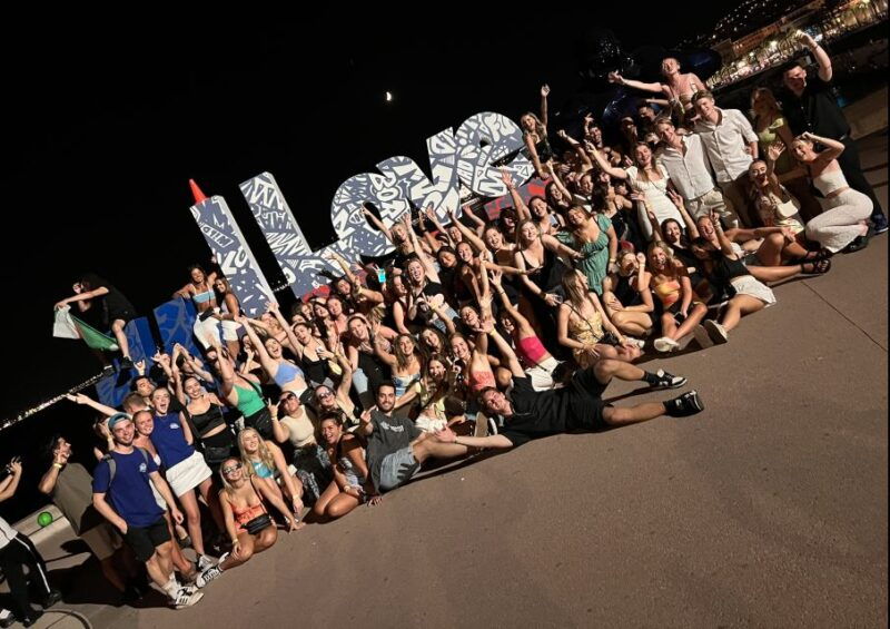 nice-bar-pub-crawl-3-best-bars-1-club-with-free-drinks