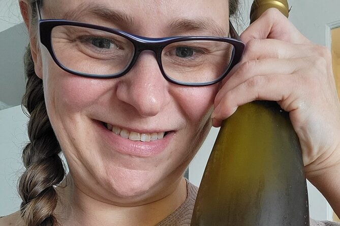 non-bus-traverse-city-singles-mingle-sunset-wine-distillery-tour
