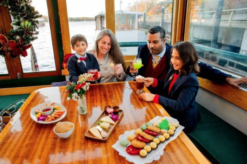 nyc-holiday-yacht-cruise-with-jazz-cocoa-carols