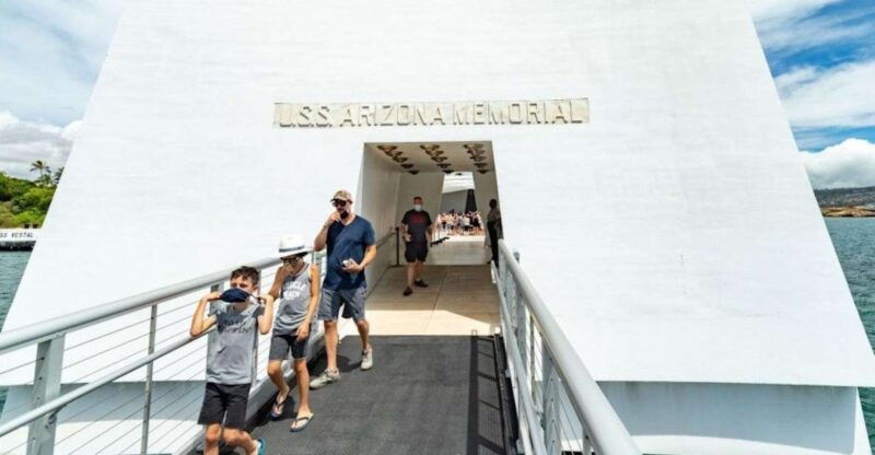 oahu-pearl-harbor-battleships-group-tour