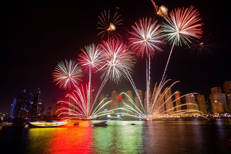 oahu-waikiki-fireworks-boat-cruise-from-oahu