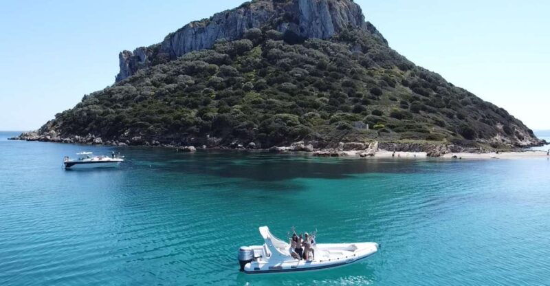 olbia-boat-tour-to-watch-dolphins-and-snorkeling