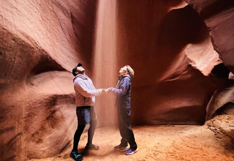 page-lower-antelope-canyon-tour-with-local-navajo-guide