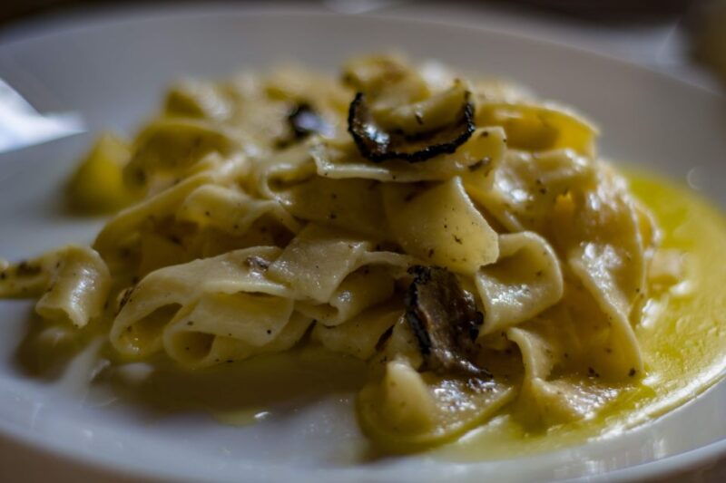 palazzolo-acreide-truffle-hunt-with-3-course-meal-and-wine