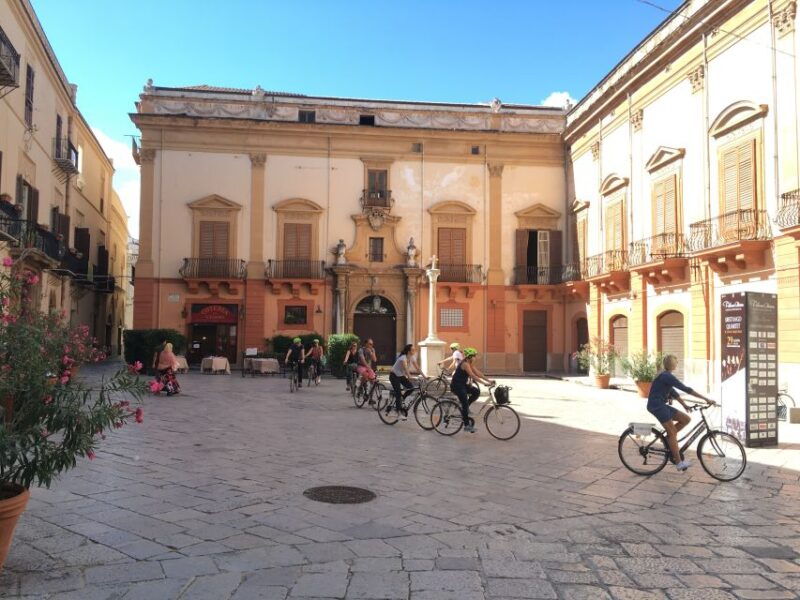 palermo-historic-center-guided-bike-tour-with-food-tasting