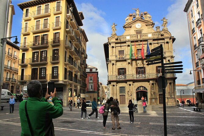 pamplona-city-tour-from-san-sebastian