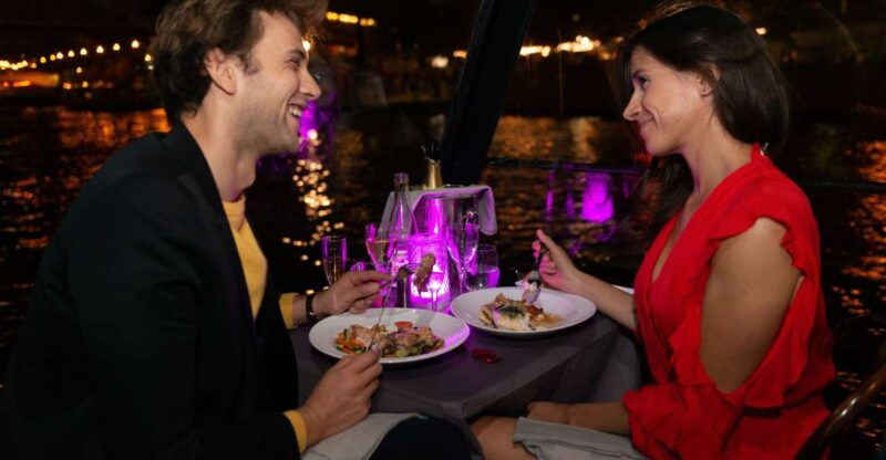 paris-christmas-new-year-lunch-or-dinner-cruise