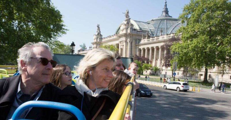 paris-hop-on-hop-off-bus-tour-seine-cruise-bundle-tour