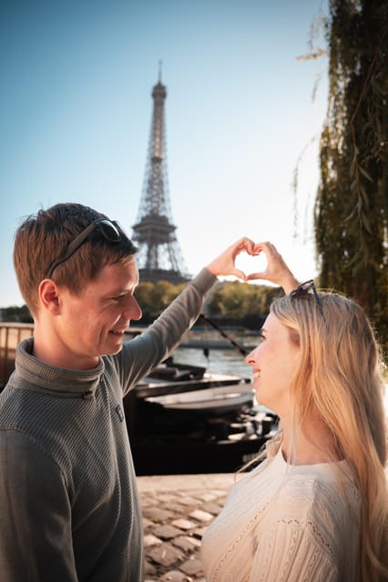 paris-quick-private-photography-session-near-eiffel-tower