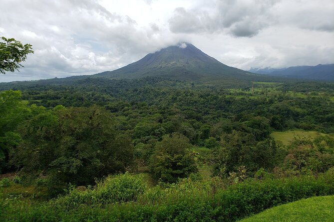 peak-pursuit-embark-on-the-arenal-volcano-hike-expedition