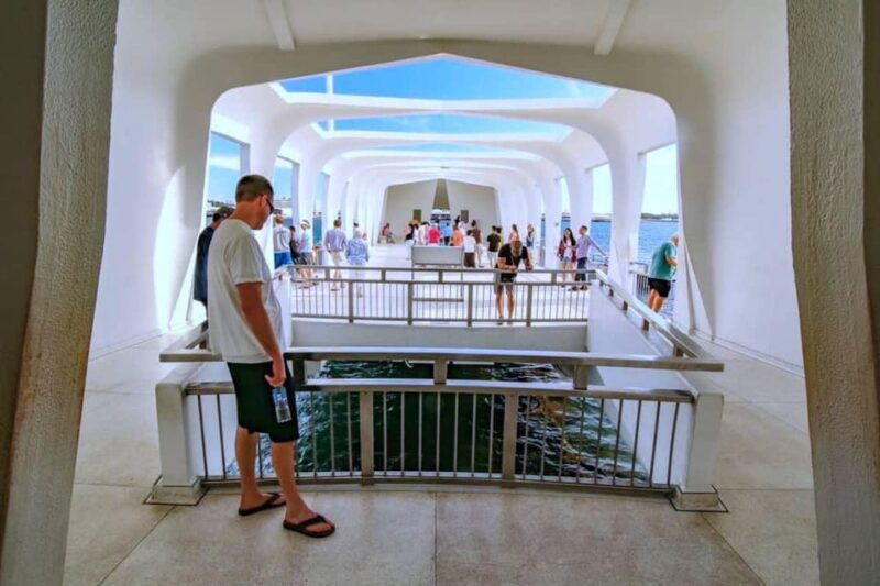 pearl-harbor-and-oahu-circle-island-tour-from-kauai