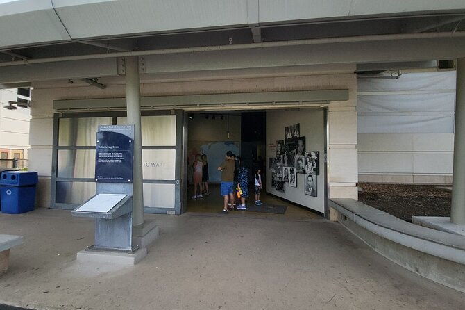 pearl-harbor-visitor-center-and-oahu-grand-circle-island-tour