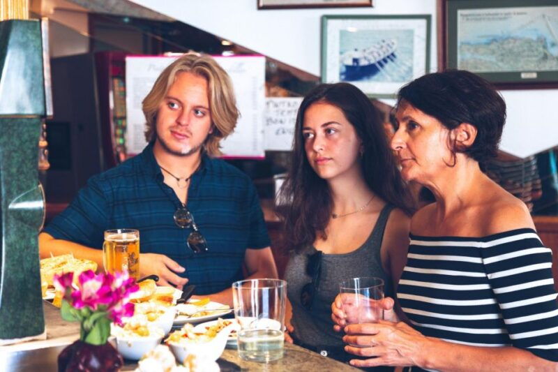 pintxos-tour-for-gourmets-in-the-old-town-evening